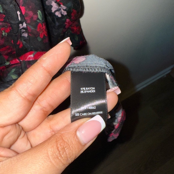 Torrid floral print blouse 2x - Picture 3 of 4